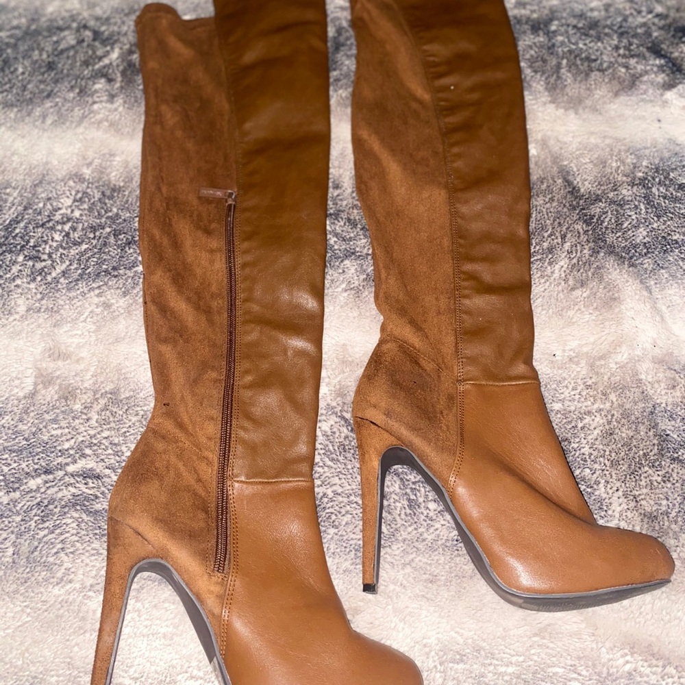 Knee high brown heeled boots - Picture 5 of 5